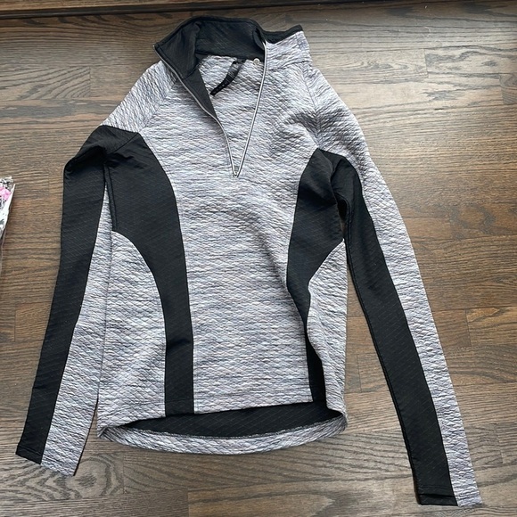 WOMANS ATHLETIC ZIP SWEATER - Picture 1 of 2
